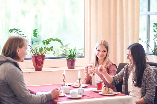 Kaffeegenuss beim Landhaus am See © Stadt Rhede