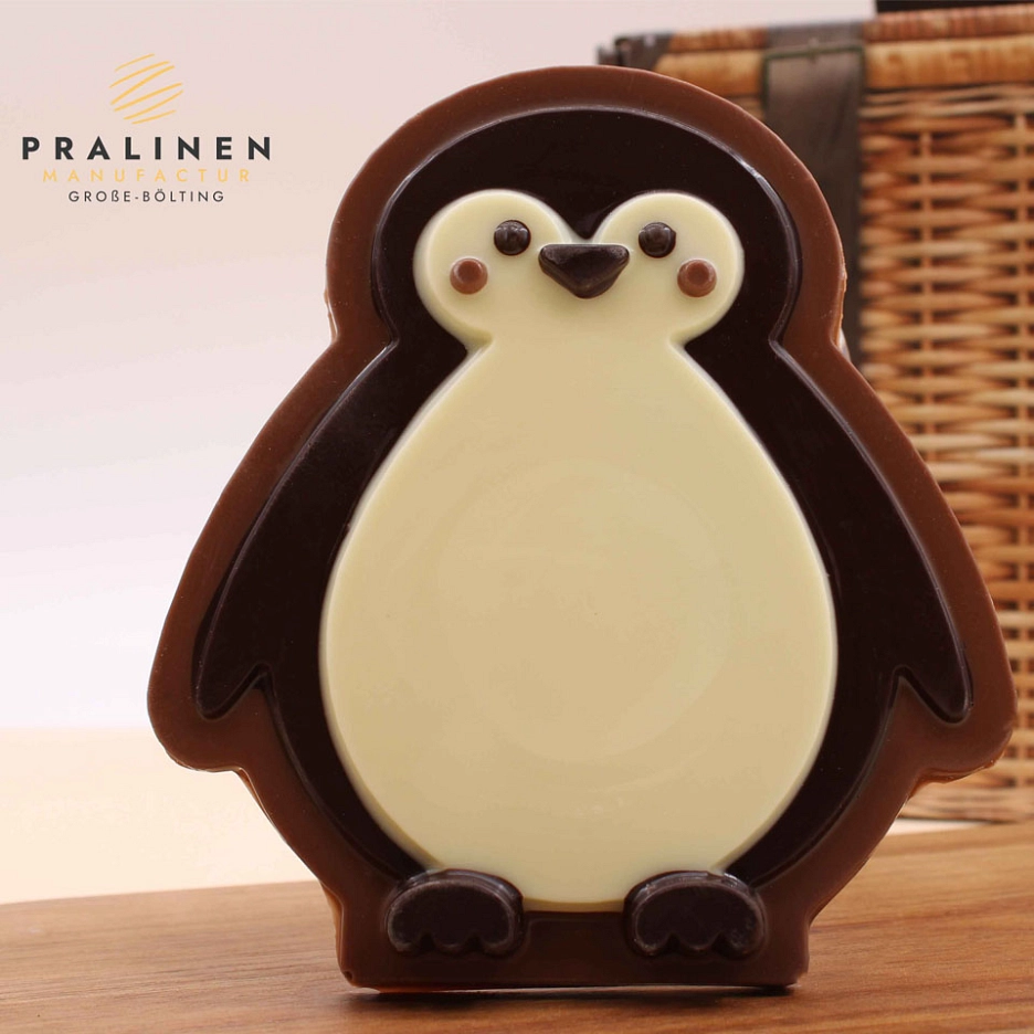 Schokoladenrelief Paula Pinguin bei der Pralinen-Manufactur Große-Bölting GmbH © Stadt Rhede